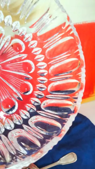 Ciotola vintage in vetro tagliato