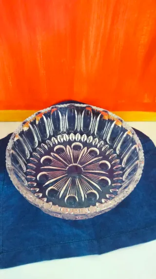 Ciotola vintage in vetro tagliato