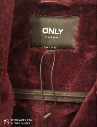 Pelliza ONLY burdeos con borreguito