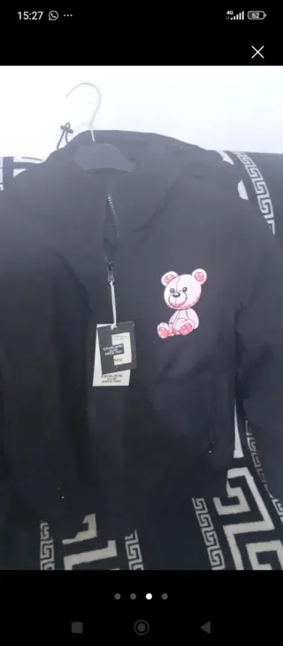 Chaqueta con oso de lentejuelas unisex