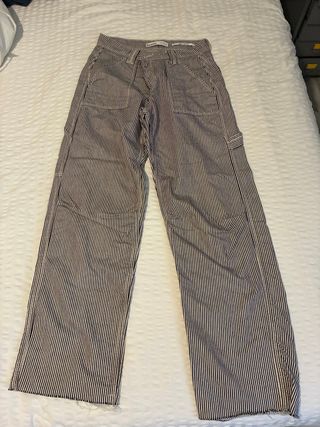 Pantalón de rayas negro y blanco