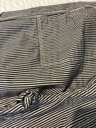 Pantalón de rayas negro y blanco