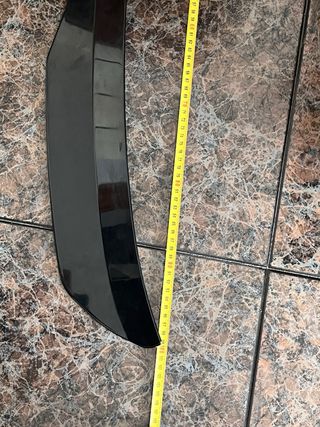 Alerón coche universal negro brillante