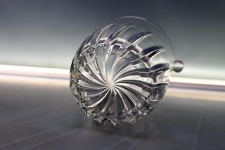 Cubitera y 4 vasos de licor. Cristal tallado.