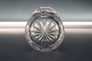 Cubitera y 4 vasos de licor. Cristal tallado.