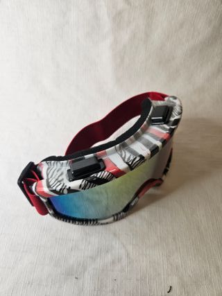 Gafas de esquí con diseño llamativo