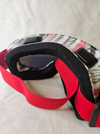 Gafas de esquí con diseño llamativo