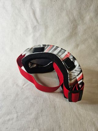 Gafas de esquí con diseño llamativo