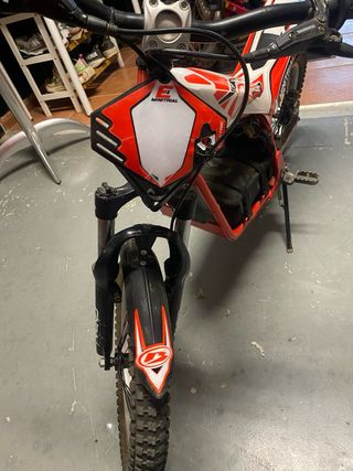 Beta Moto Eléctrica Infantil