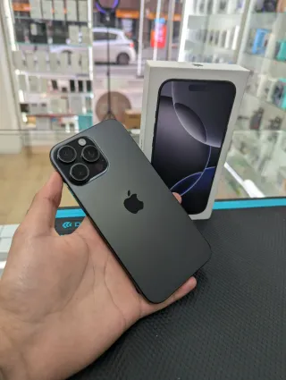 Apple iPhone 16 Pro Max 256GB Nero Batteria 92%