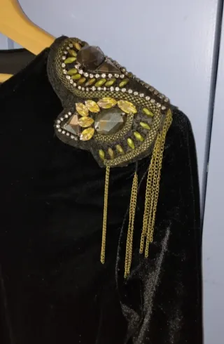 Body Zara Negro con adornos dorados