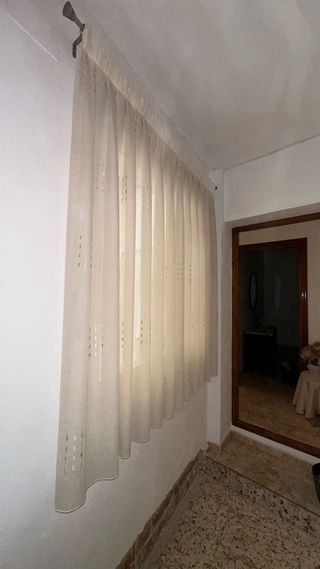 Cortinas blancas bordadas beige