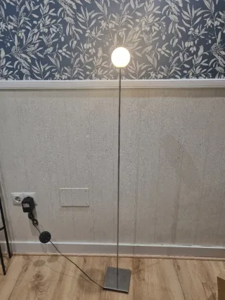 Lámpara de pie moderna