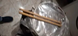 Due tamburi con bacchette