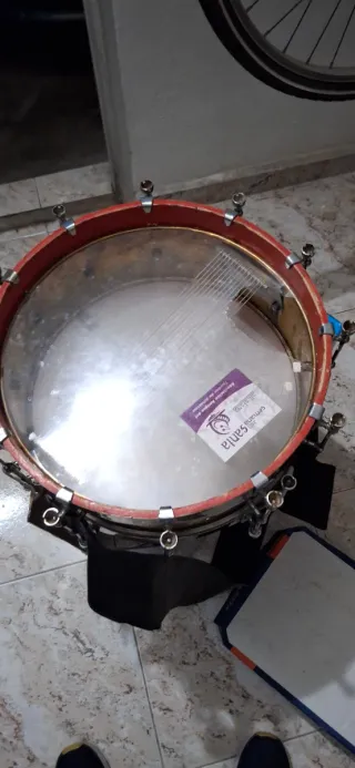 Due tamburi con bacchette