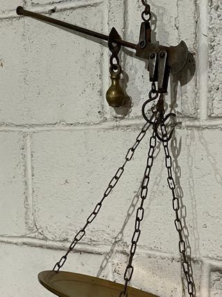 Bilancia antica in ottone