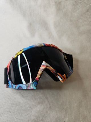 Gafas de esquí con diseño graffiti
