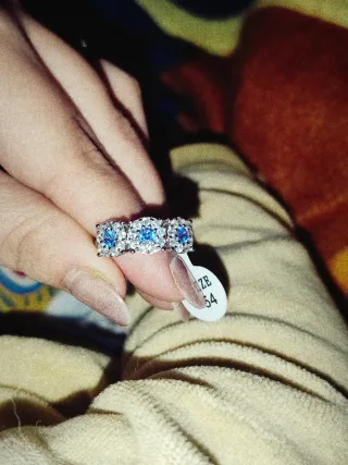 Anello con pietre blu e argento