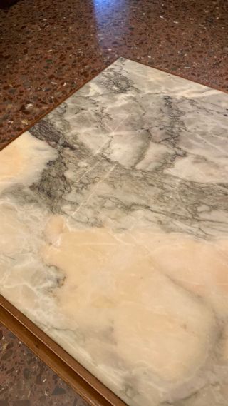 Mesita de café mármol y madera