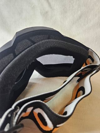 Gafas de esquí con lente naranja