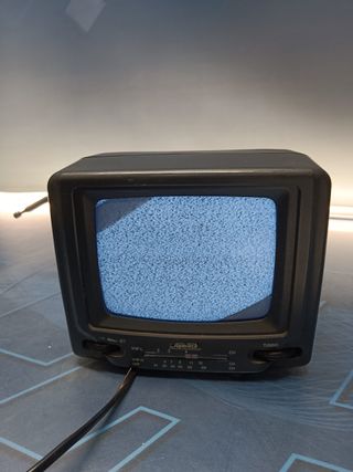 TV supertech 5,5" B/N model BTV -452