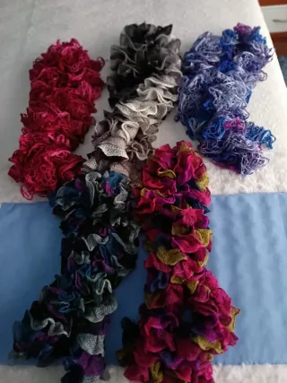 Lote 5 sciarpe multicolori fatte a mano