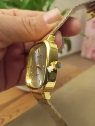 Reloj  Dorado y nácar Cuadrado
