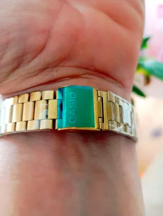 Reloj  Dorado y nácar Cuadrado