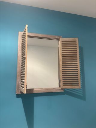 Ventana espejo decorativa madera y cristal