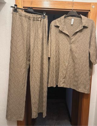 Conjunto de senhora Camel