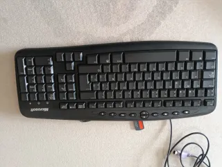 Teclado Microsoft Wired Keyboard 500