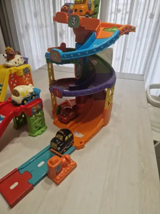 Aparcamiento, Rampas 3 en 1 y coches Vtech (oferta