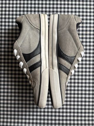 Zapatillas Globe grises