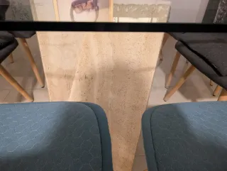 Mesa cristal patas mármol y 8 sillas