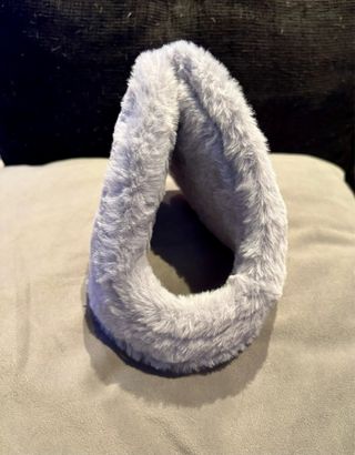 Orejeras de pelo sintético grises