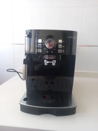 Cafetera DeLonghi Magnifica S Negra