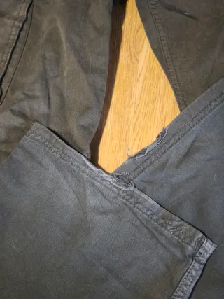 Pantalones anchos Bershka verde oliva talla 34