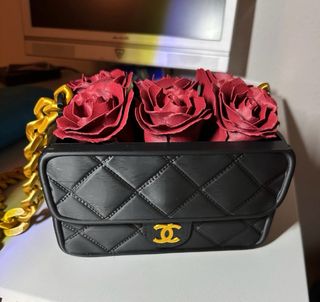 Caixa Utilitária “Chanel” Preta e Dourada