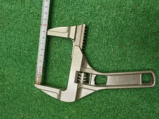 Llave inglesa fontanería ajustable