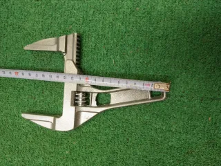 Llave inglesa fontanería ajustable