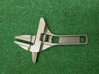 Llave inglesa fontanería ajustable