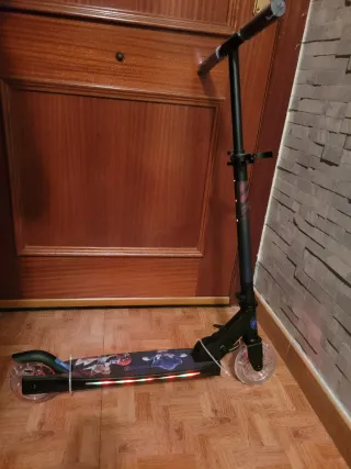 Patinete infantil Sonic 3 con luces