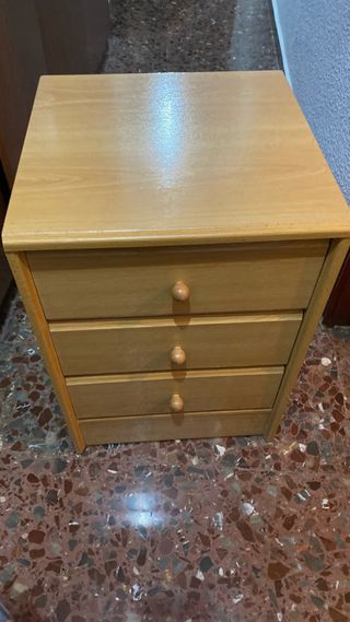 Cajonera de madera con 3 cajones