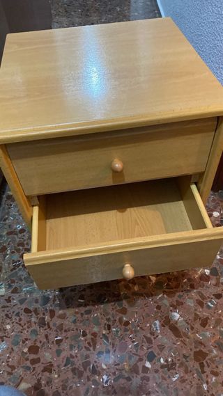 Cajonera de madera con 3 cajones