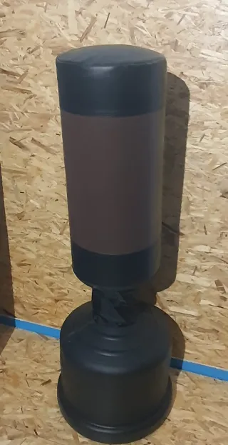 Saco de boxeo con base