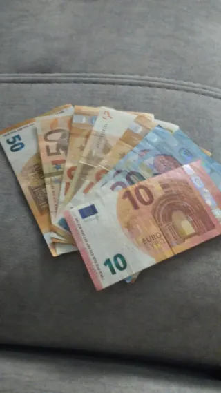 Monedas, billetes, sellos