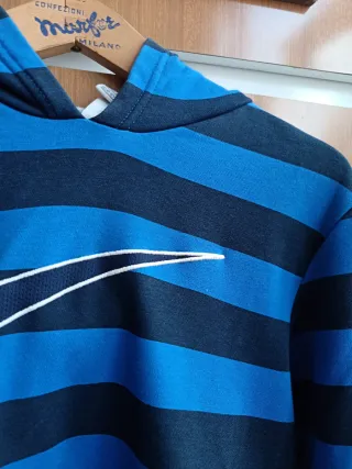 Felpa Nike a righe blu e nere