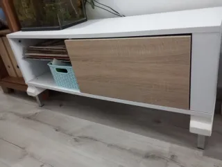 Mueble TV blanco y madera