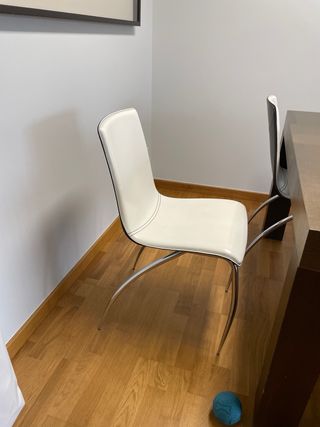 Mesa extensible y 4 sillas