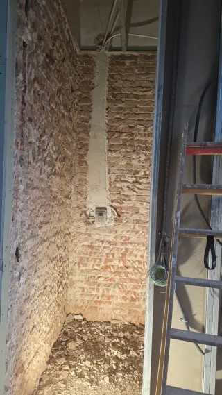 Pinturas  reforma de baños  pegar rachola robosar